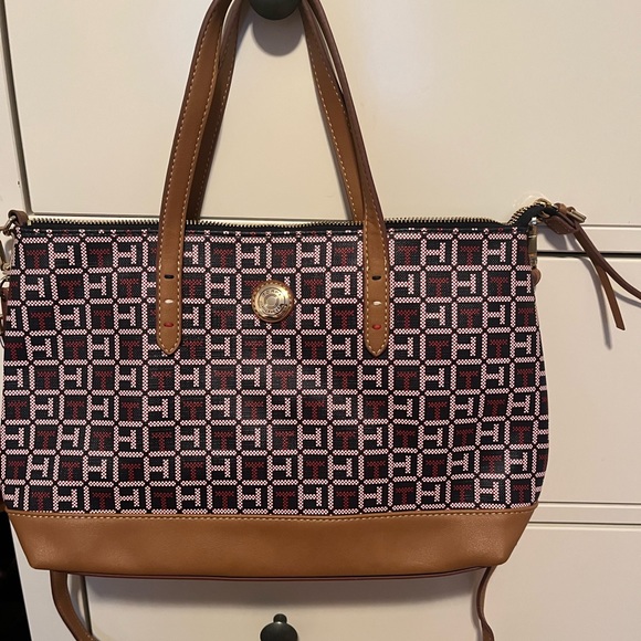 Tommy Hilfiger bag - Picture 1 of 3